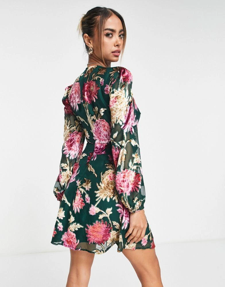 商品Hope & Ivy|Hope & Ivy long sleeve mini dress in emerald velvet floral,价格¥434,第2张图片详细描述