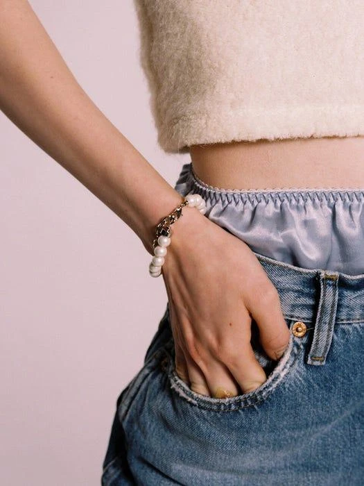 商品BAEBAE|Initial Tail Pearl Bracelet,价格¥569,第1张图片