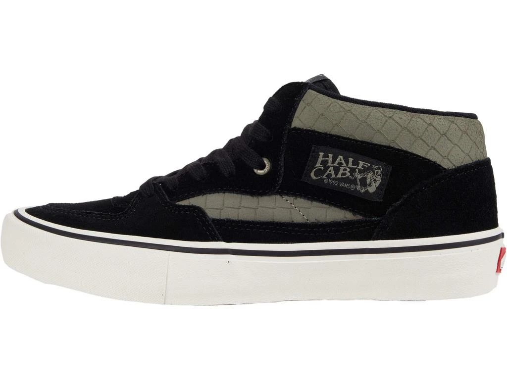 商品Vans|帆布鞋女 女款中帮运动滑板鞋休闲鞋,价格¥601,第4张图片详细描述