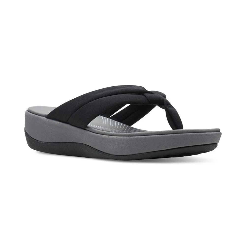 商品Clarks|Women's Cloudsteppers™ Arla Kaylie Slip-On Thong Sandals,价格¥355,第1张图片