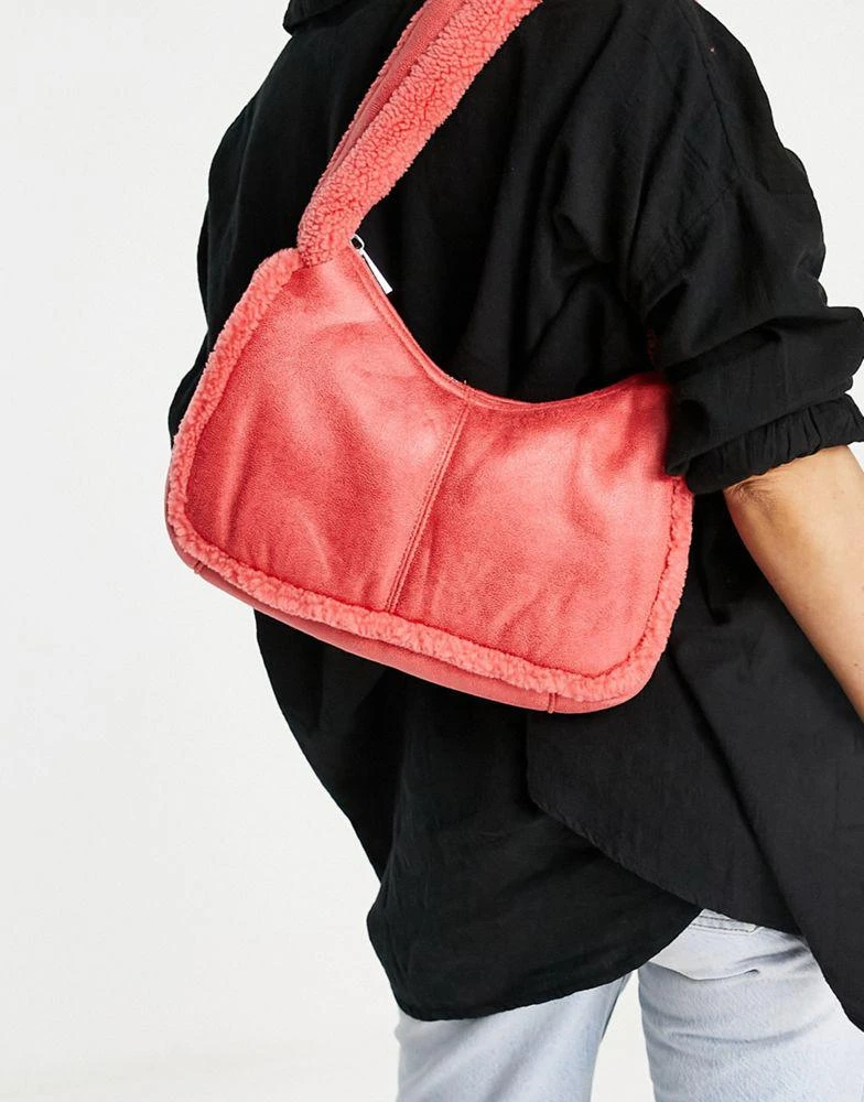 商品Topshop|Topshop borg shearling mix shoulder bag in orange,价格¥123,第3张图片详细描述