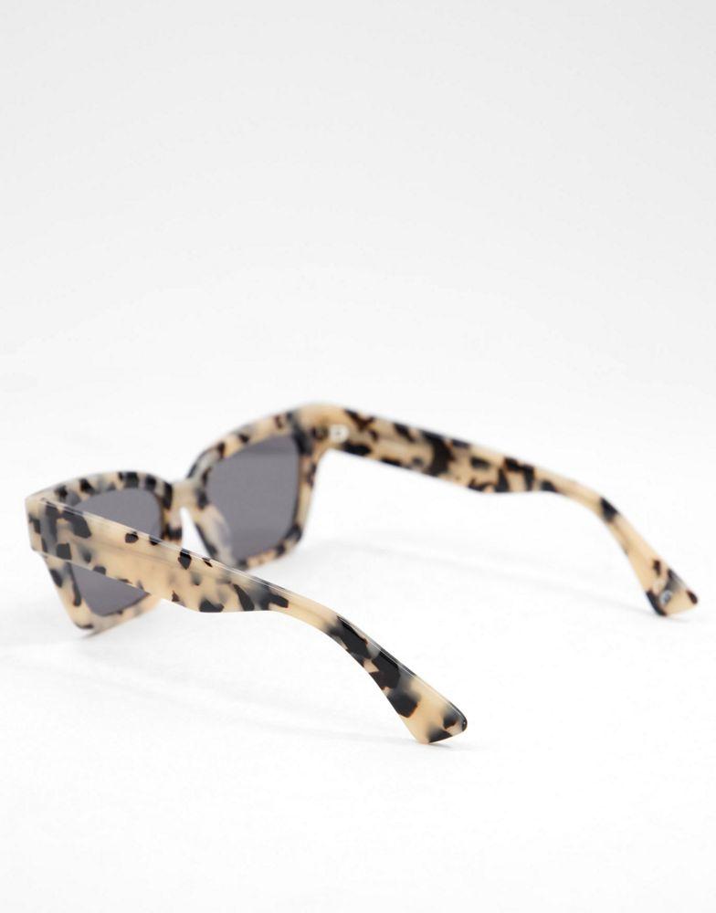 ASOS DESIGN acetate frame cat eye sunglasses in milky tort商品第4张图片规格展示