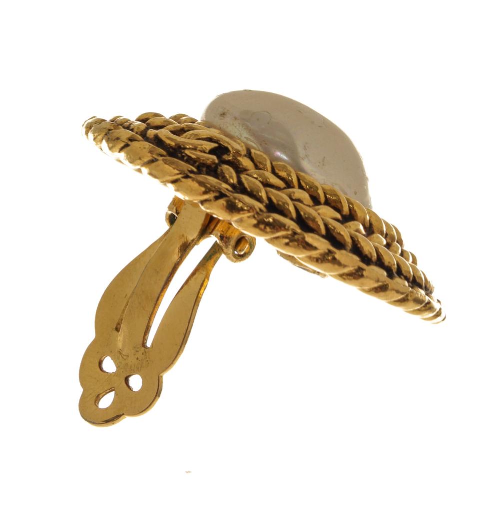 Chanel Gold CC Pearl Braided Disc Earrings商品第4张图片规格展示