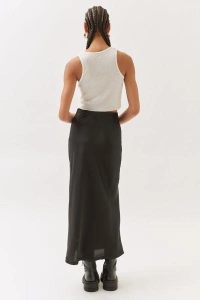 商品Urban Outfitters|UO Winona Satin Maxi Skirt,价格¥446,第2张图片详细描述