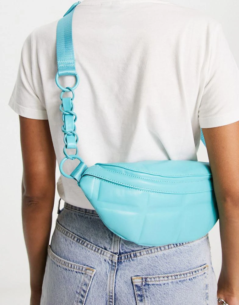 商品Topshop|Topshop bea quilted bumbag in blue,价格¥116,第2张图片详细描述