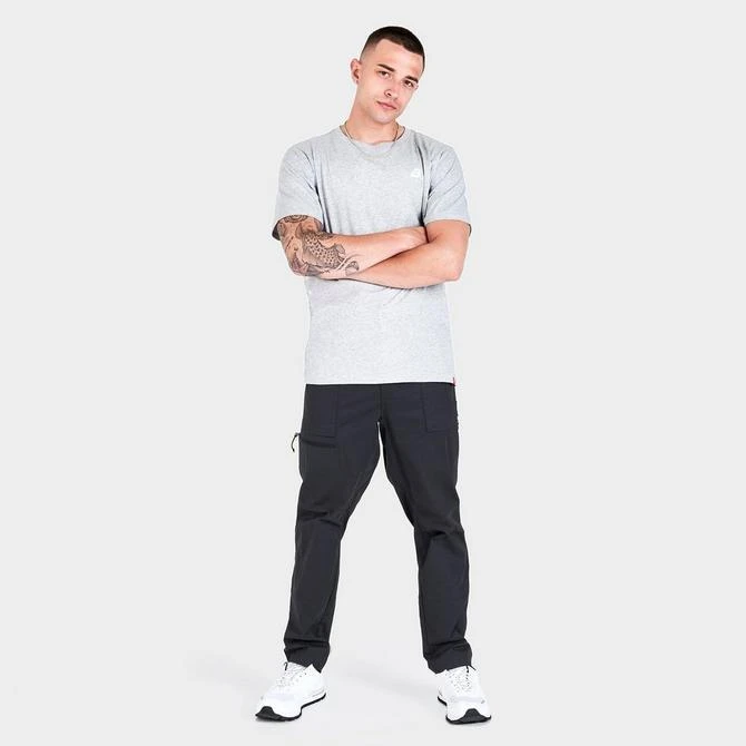 商品New Balance|Men's New Balance Essentials Metallic Logo Short-Sleeve T-Shirt,价格¥185,第2张图片详细描述