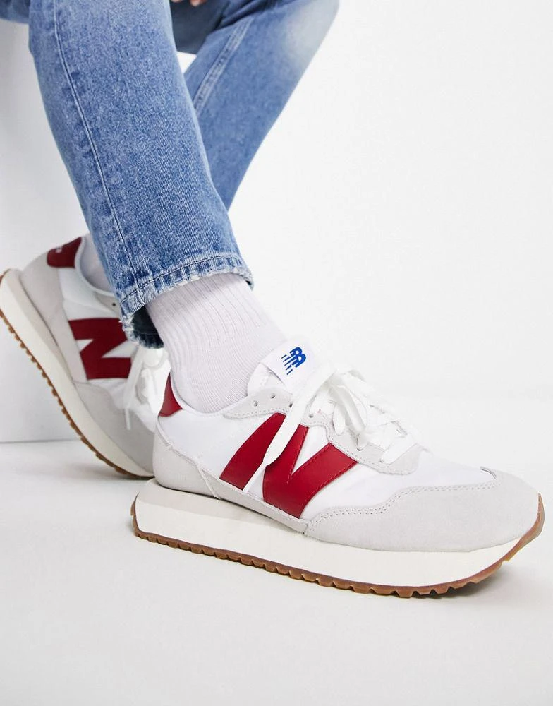 商品New Balance|New Balance 237 trainers in white and red,价格¥884,第1张图片