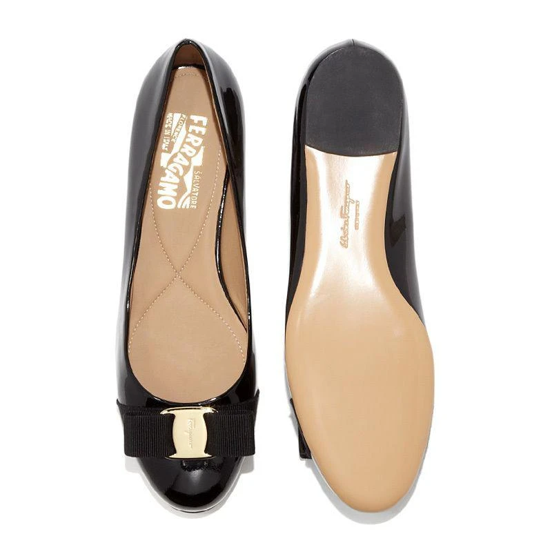 商品Salvatore Ferragamo|香港直邮Ferragamo菲拉格慕女士黑色亮面牛皮单鞋01A181574556,价格¥5310,第4张图片详细描述