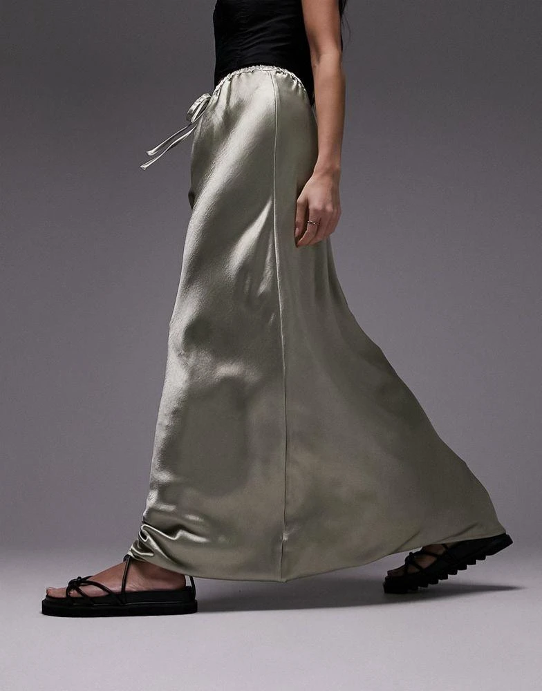 商品Topshop|Topshop drawstring liquid look satin bias maxi skirt in khaki,价格¥264,第2张图片详细描述