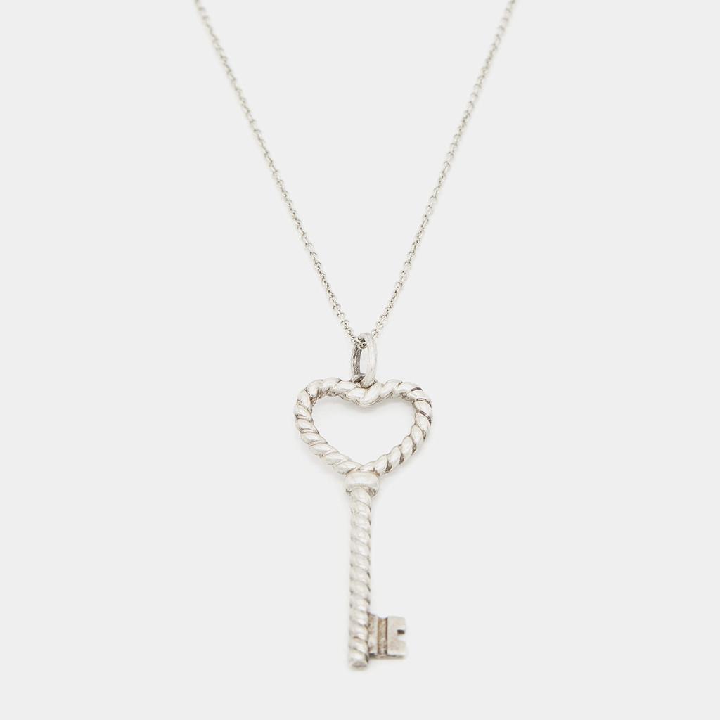 Tiffany & Co. Sterling Silver Twisted Heart Key Pendant Necklace商品第1张图片规格展示