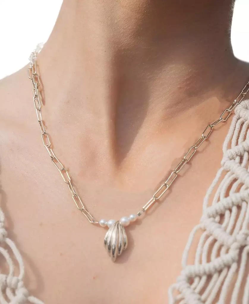 商品Sterling Forever|Silver-Tone or Gold-Tone Cultured Shell Pearls With Shell Pendant Chérie Necklace,价格¥294,第4张图片详细描述