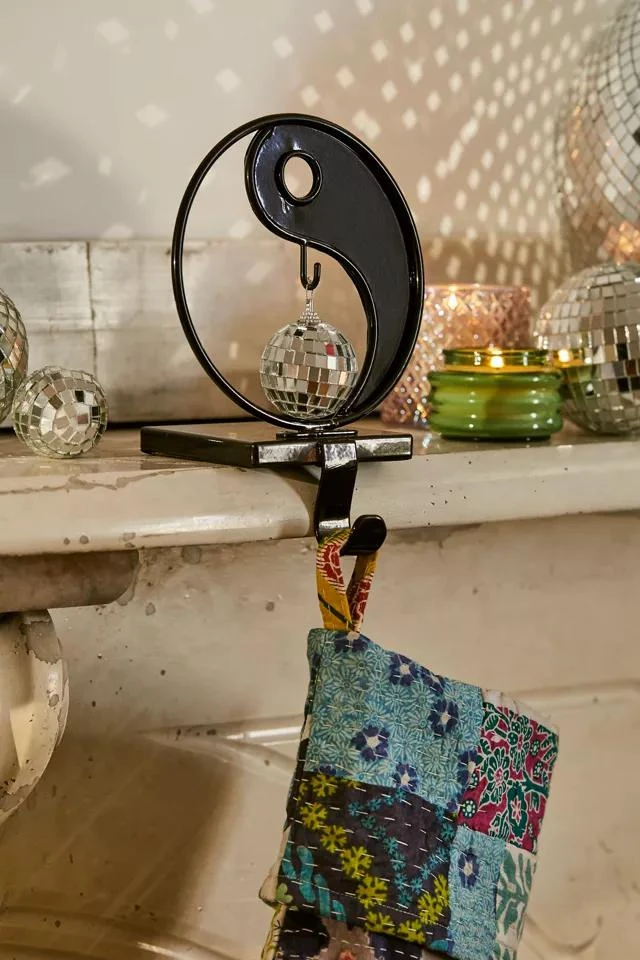 商品Urban Outfitters|Yin Yang Stocking Holder,价格¥76,第1张图片