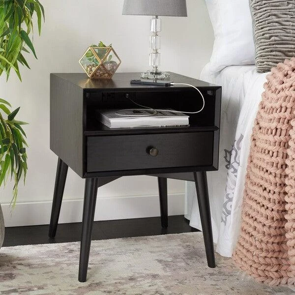 商品Safavieh|Scully Nightstand W/ Usb,价格¥1868,第1张图片