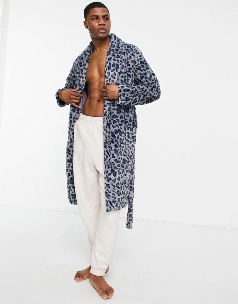 商品ASOS|ASOS DESIGN fleece dressing gown in animal print,价格¥190,第2张图片详细描述