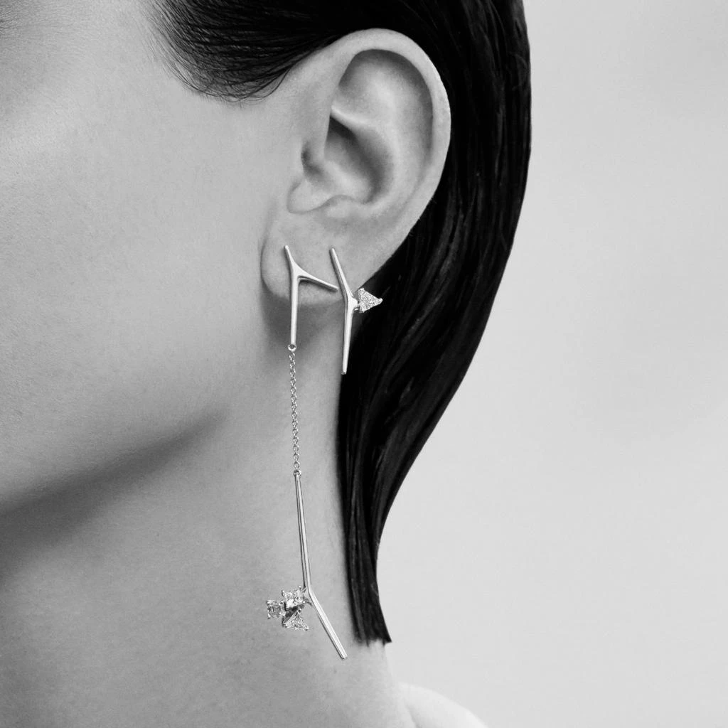 商品AME|Âme Trio 18K White Gold, Lab-Grown Diamond 0.45ct. tw. Small Bar Earrings,价格¥11065,第2张图片详细描述