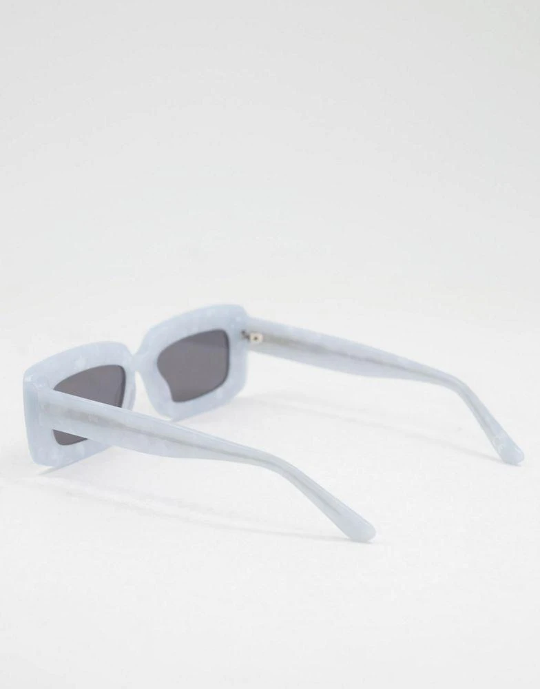 商品ASOS|ASOS DESIGN acetate frame mid square sunglasses in baby blue,价格¥178,第4张图片详细描述