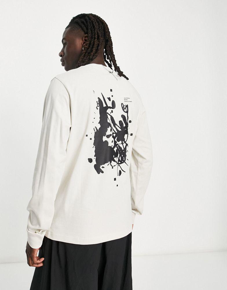 Jack Wolfskin Weinmeister long sleeve t-shirt with back print in off-white商品第1张图片规格展示