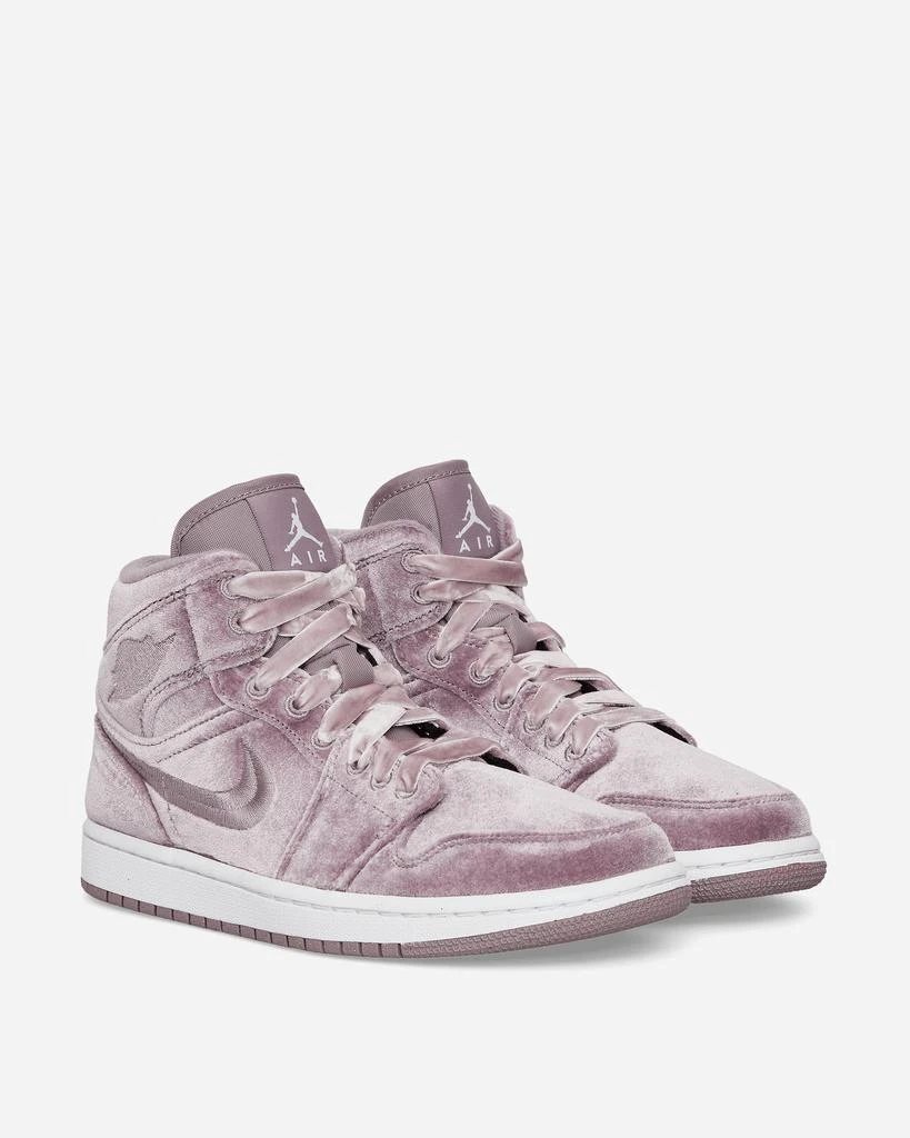 商品Jordan|WMNS Air Jordan 1 Mid SE Sneakers Purple Smoke,价格¥1102,第3张图片详细描述