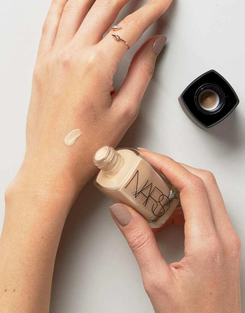 商品NARS|NARS Sheer Glow Foundation,价格¥404,第2张图片详细描述