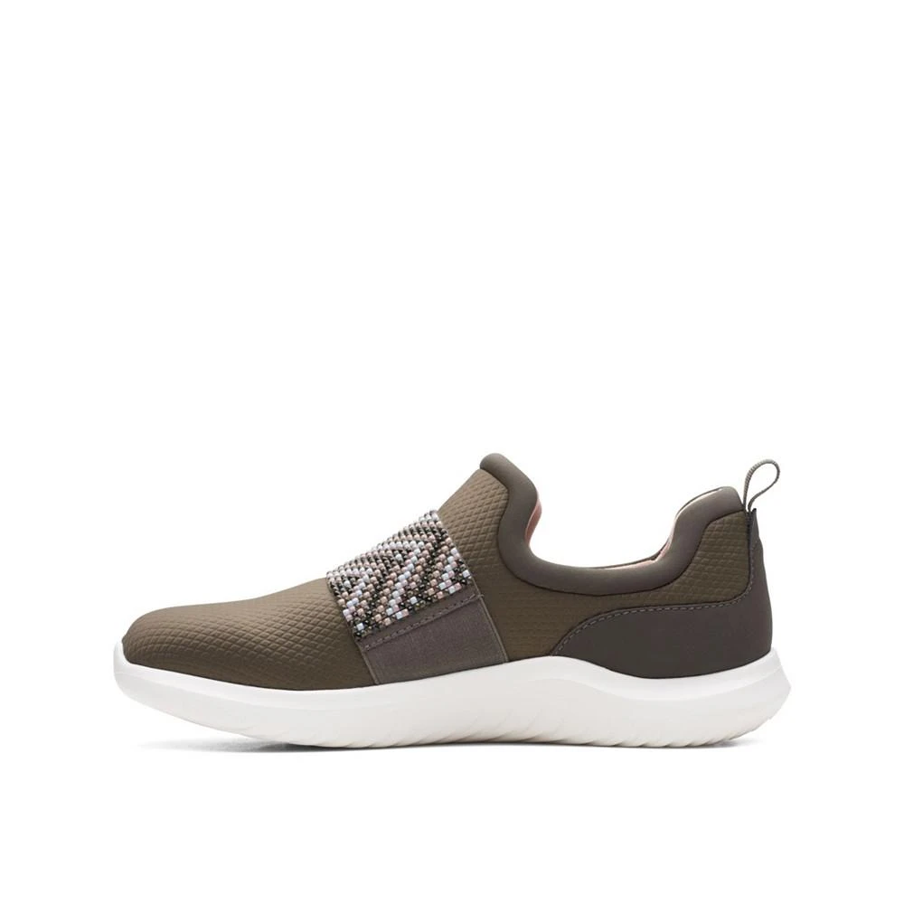 商品Clarks|Women's Cloudstepper Nova Way Slip-on Sneaker,价格¥407,第4张图片详细描述