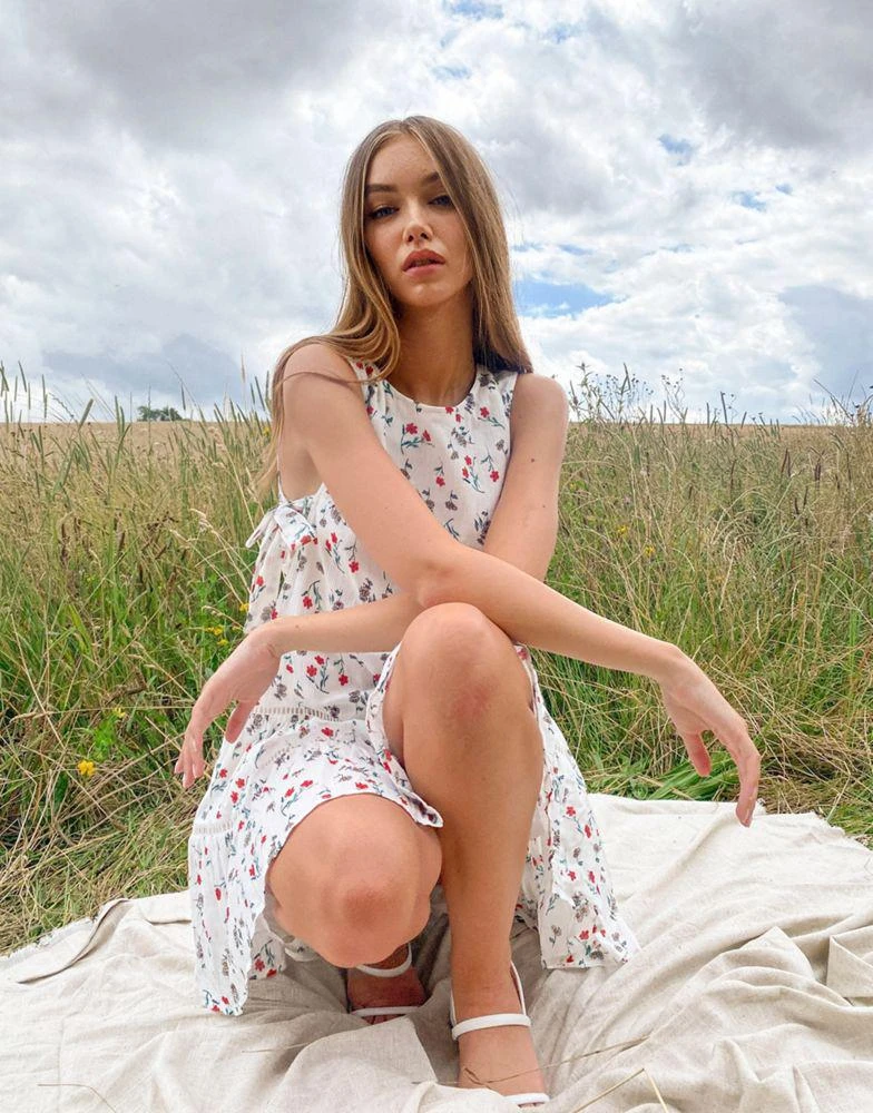 商品ASOS|ASOS DESIGN tiered mini smock sundress with open back in floral print,价格¥143,第1张图片
