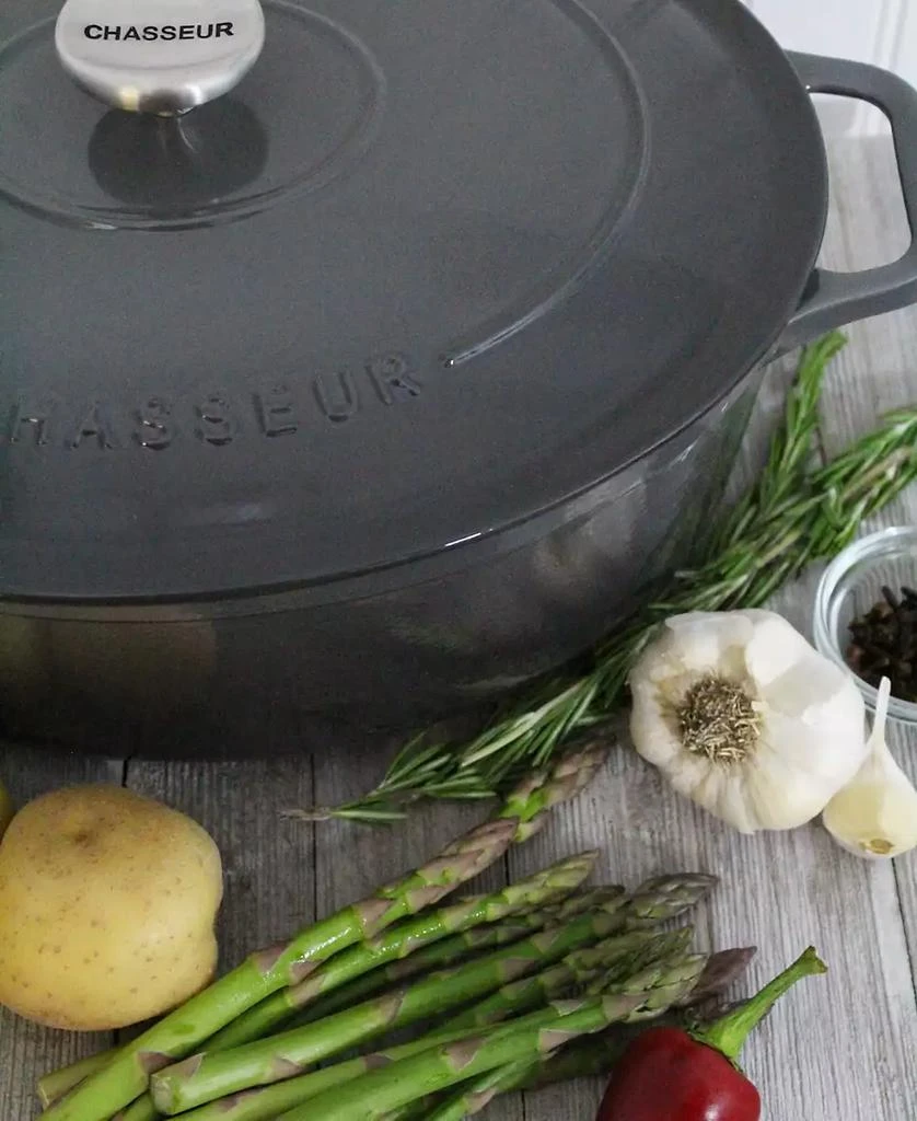 商品Chasseur|French Enameled Cast Iron 4.2 Qt. Oval Dutch Oven,价格¥2908,第2张图片详细描述
