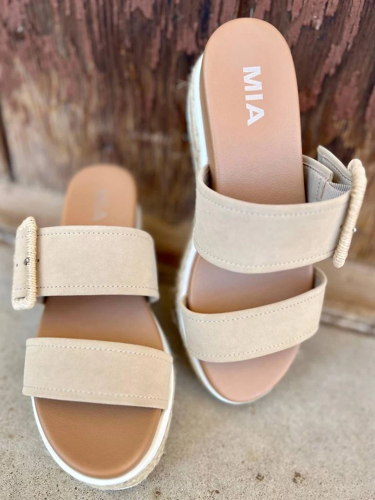 商品MIA|Suede Raffia Platform Sandals,价格¥380,第2张图片详细描述