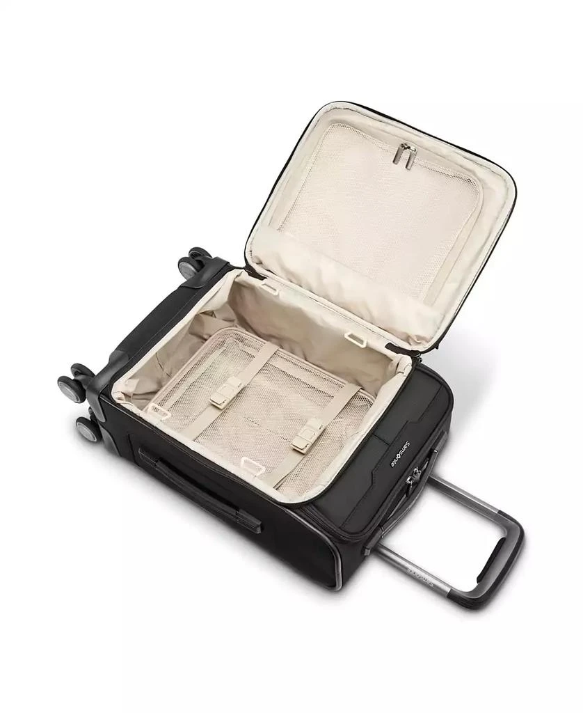 Silhouette 17 20" Carry-on Softside Spinner 商品