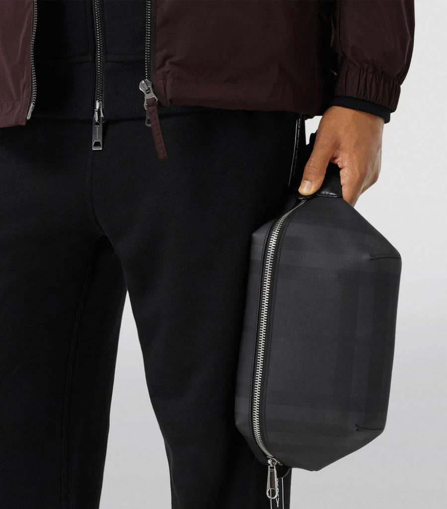 Leather London Check Belt Bag 商品
