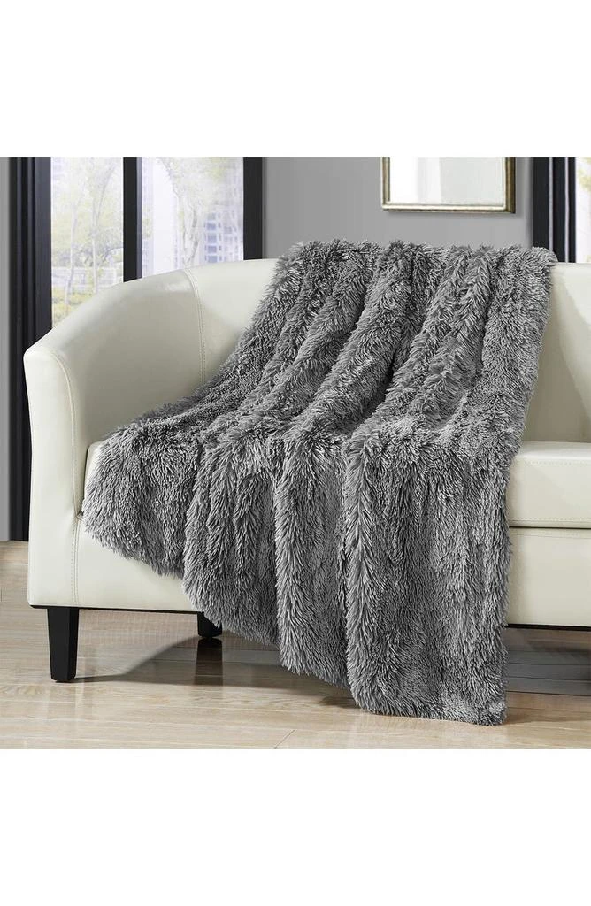 商品CHIC|Silver Alaska Faux Fur Throw Blanket,价格¥258,第1张图片