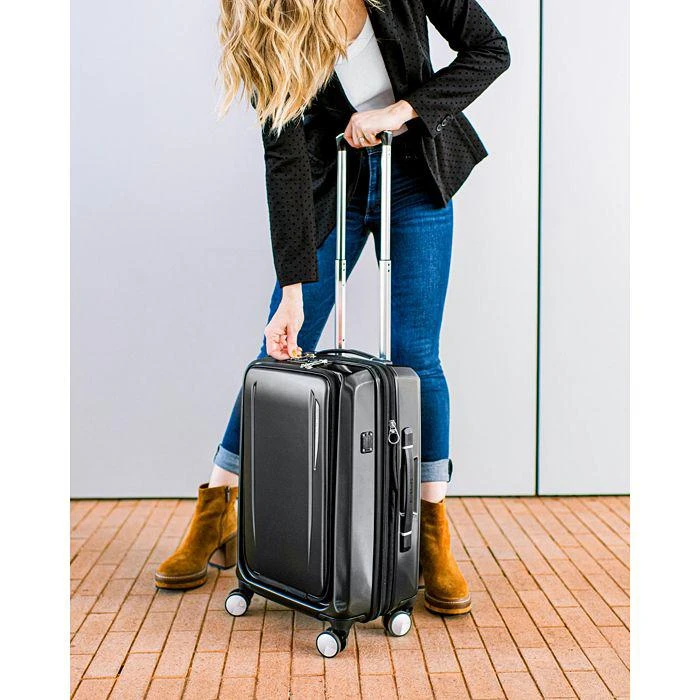 Just Right Expandable Carry On Spinner Suitcase 商品