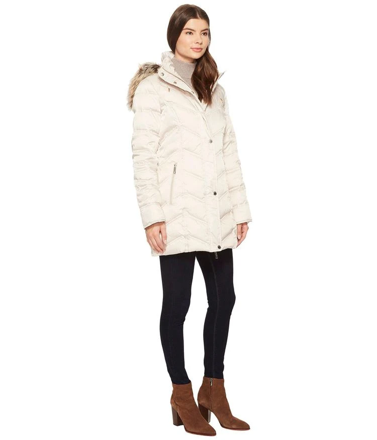 商品Kenneth Cole|Chevron Quilted Coat with Fur Hood,价格¥1400,第4张图片详细描述