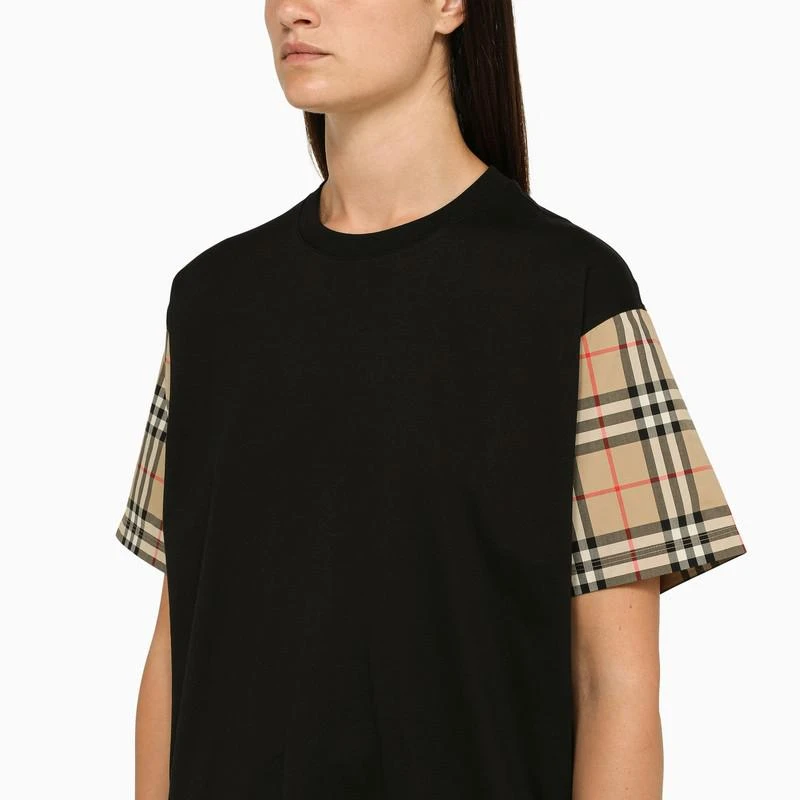 商品Burberry|Black t-shirt with Vintage Check sleeves,价格¥3681,第4张图片详细描述