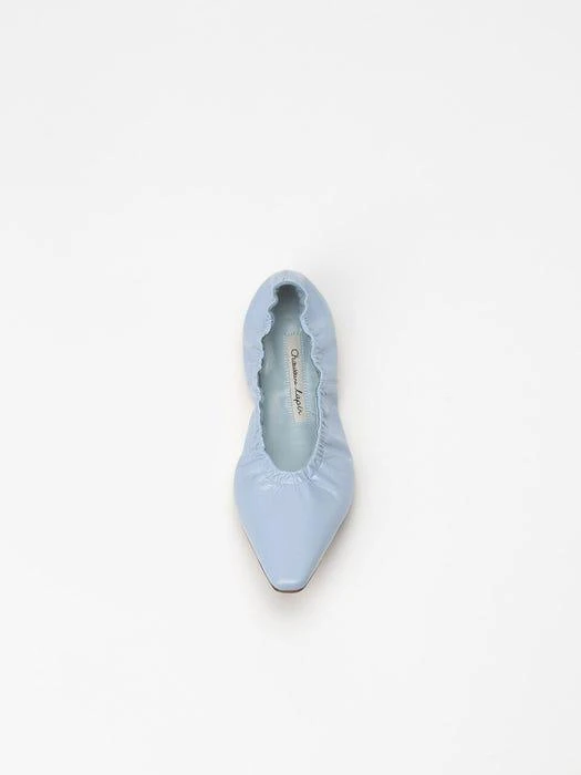 商品CHAUSSURE LAPIN|Arnaud Soft Flat Shoes in Wrinkled Sky Blue,价格¥1978,第5张图片详细描述