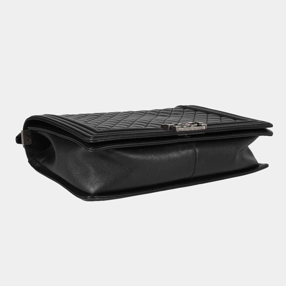 Chanel Black Quilted Lambskin Leather Large Boy Shoulder Bag商品第8张图片规格展示