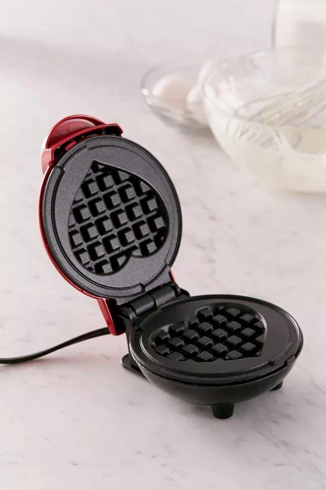 商品Urban Outfitters|Heart-Shaped Mini Waffle Maker,价格¥120,第4张图片详细描述