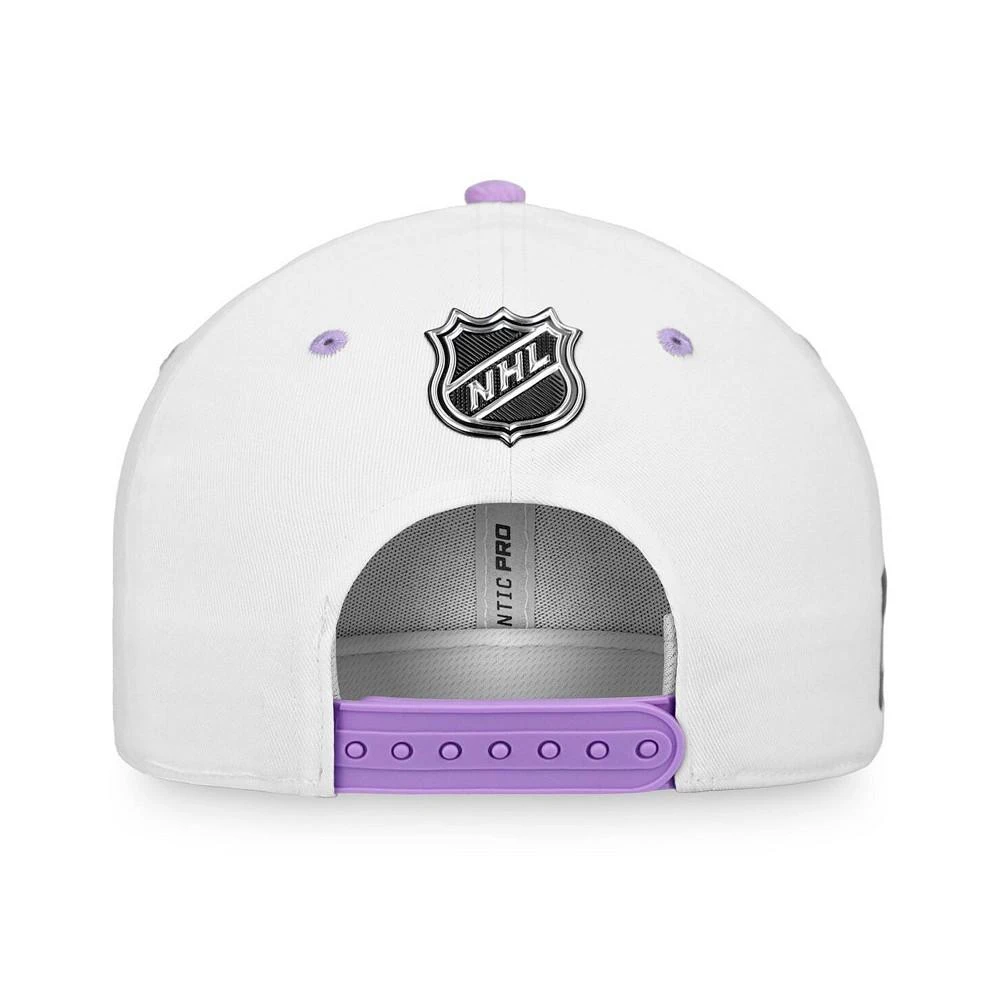 商品Fanatics|Men's Branded White, Purple Pittsburgh Penguins 2022 Hockey Fights Cancer Authentic Pro Snapback Hat,价格¥228,第2张图片详细描述