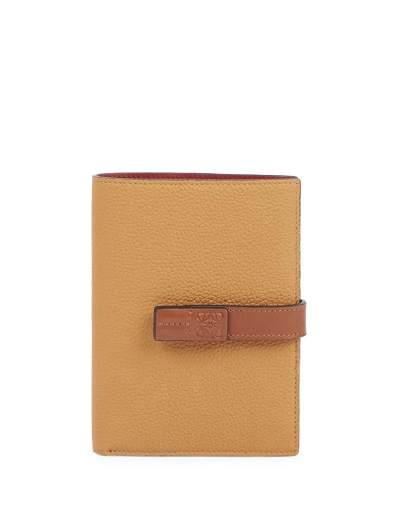 商品Loewe|Medium Vertical Leather Wallet,价格¥5687,第1张图片