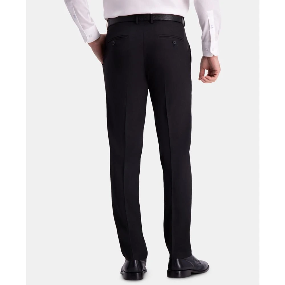 商品Haggar|Men's The Active Series Straight-Fit  Performance Stretch Solid Dress Pants,价格¥606,第4张图片详细描述