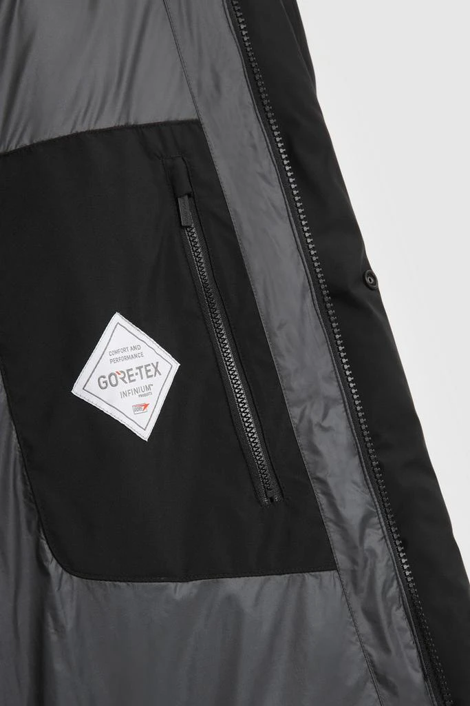 商品Woolrich|GORE-TEX Infinium High-Tech Quilted Long Jacket,价格¥6544,第4张图片详细描述