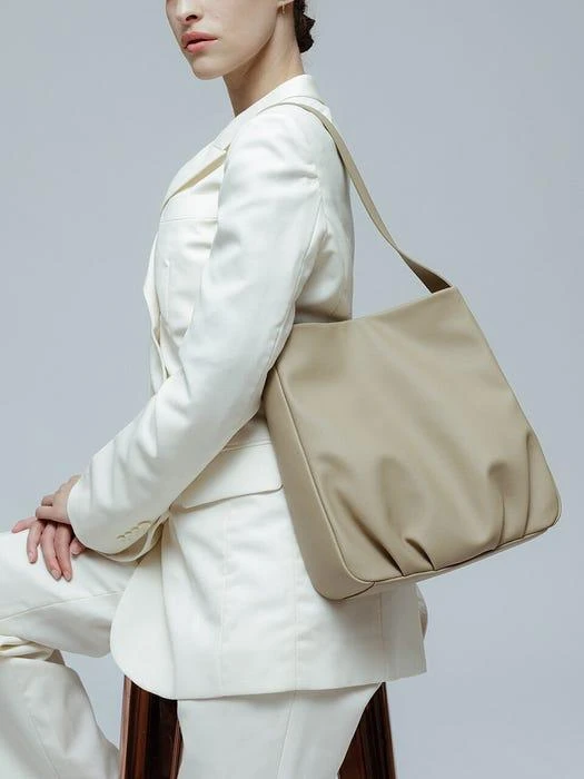 商品MAKE :D|VASE Cactus Leather Shoulder Bag - Sand Beige,价格¥2379,第3张图片详细描述