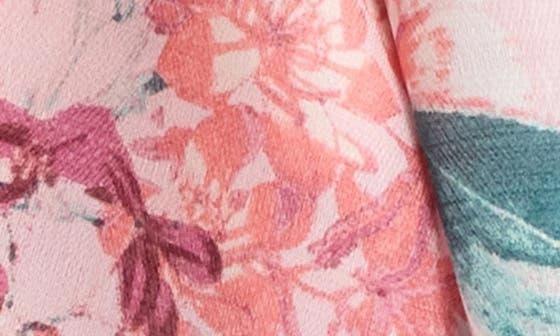商品Vince Camuto|Dreamscape Floral Oblong Scarf,价格¥141,第3张图片详细描述