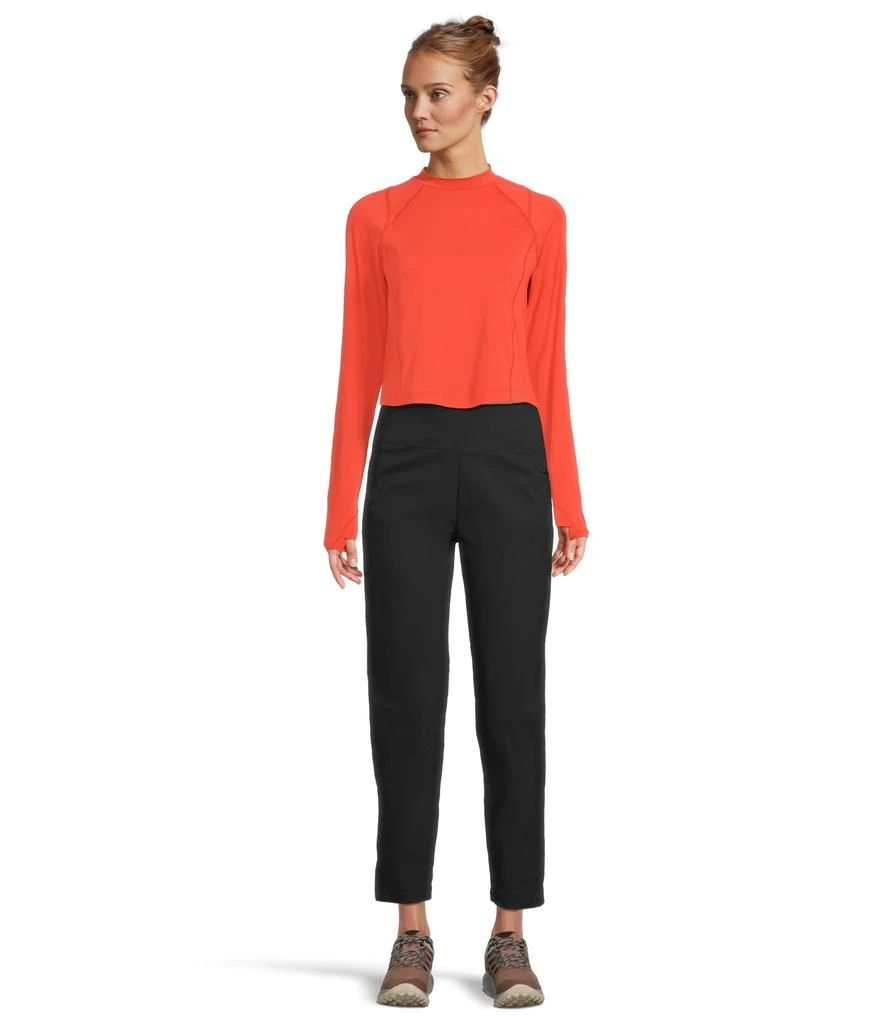商品Mountain Hardwear|Crater Lake™ Long Sleeve Crop,价格¥516,第5张图片详细描述