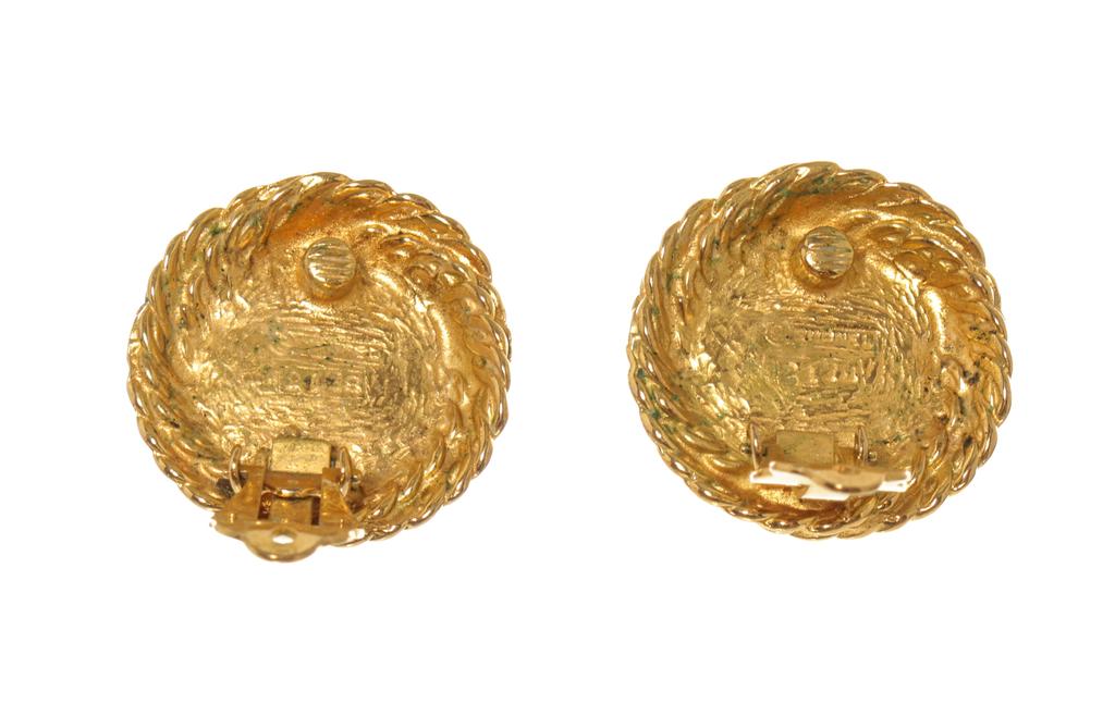 Chanel Gold Tone CC Braided Earrings商品第2张图片规格展示