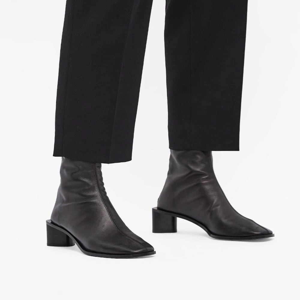 Acne Studios Leather Ankle Boot 商品