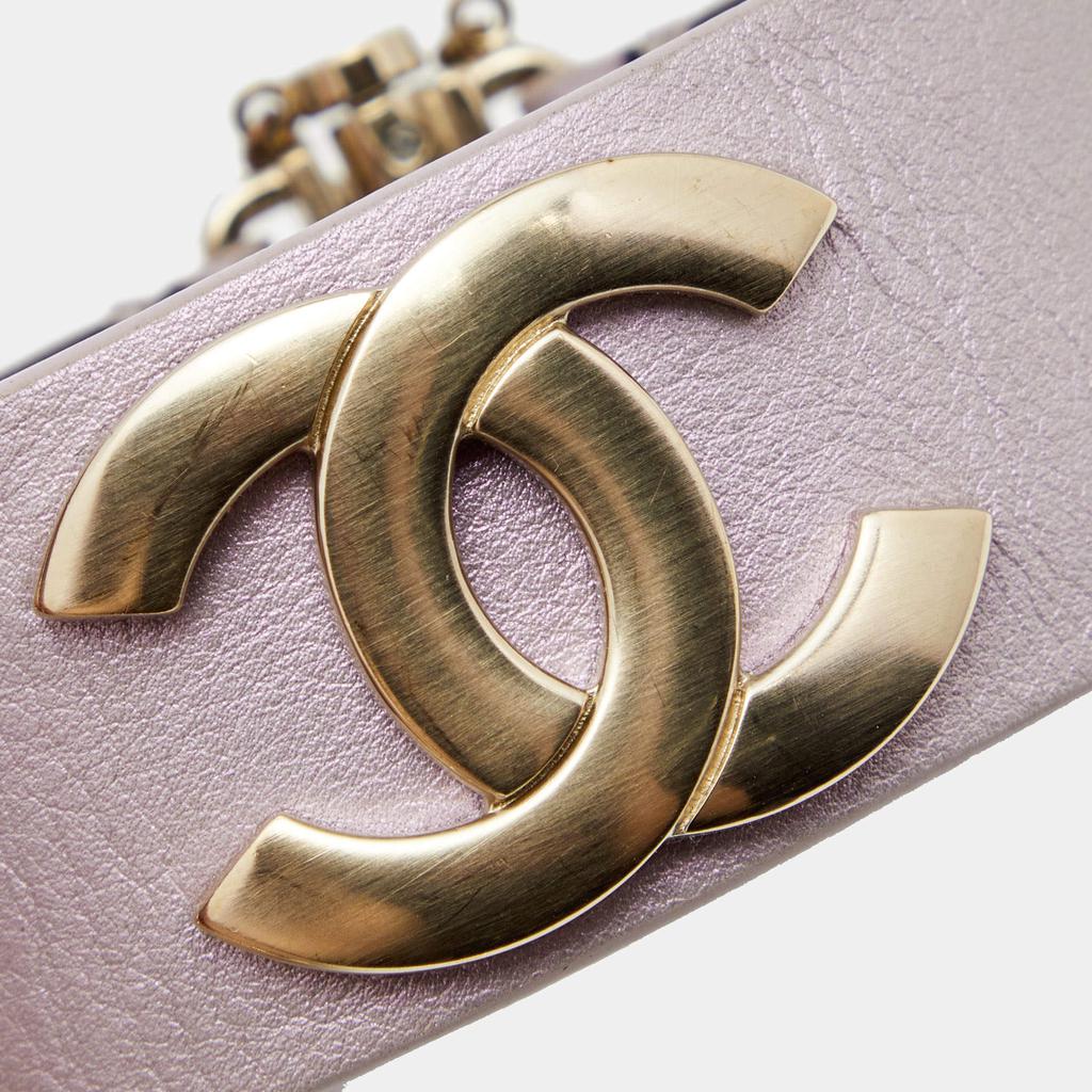 Chanel Metallic Lavender Gold Tone Wrap Cuff Bracelet商品第3张图片规格展示