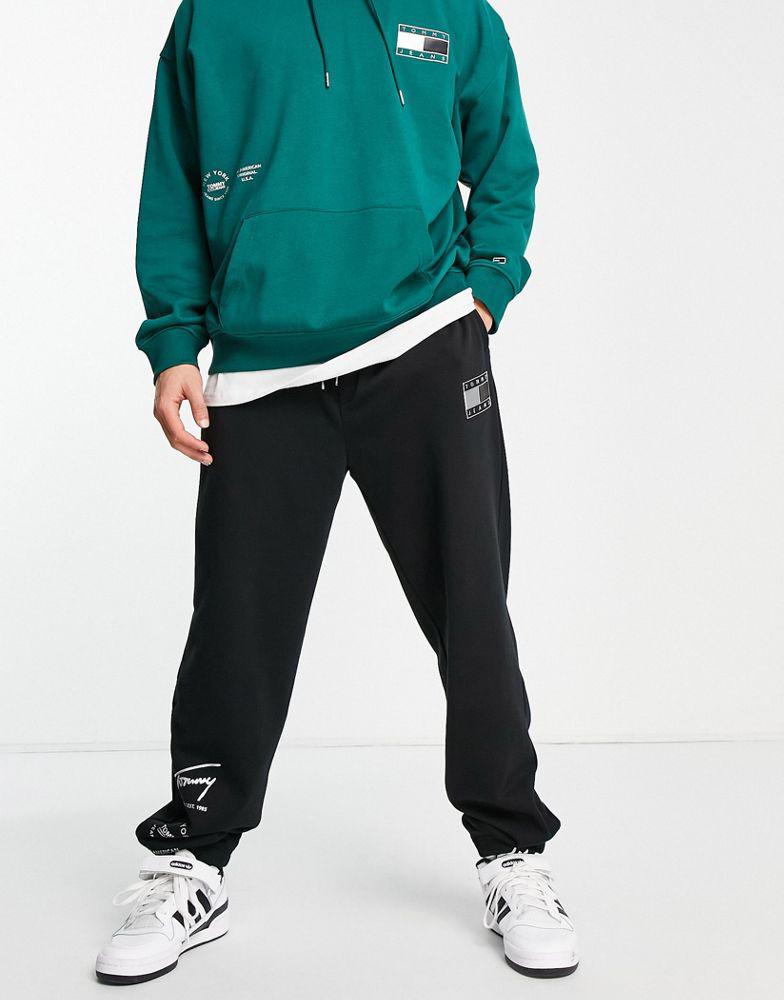 Tommy Jeans Metallic capsule flag and leg print joggers in black商品第1张图片规格展示