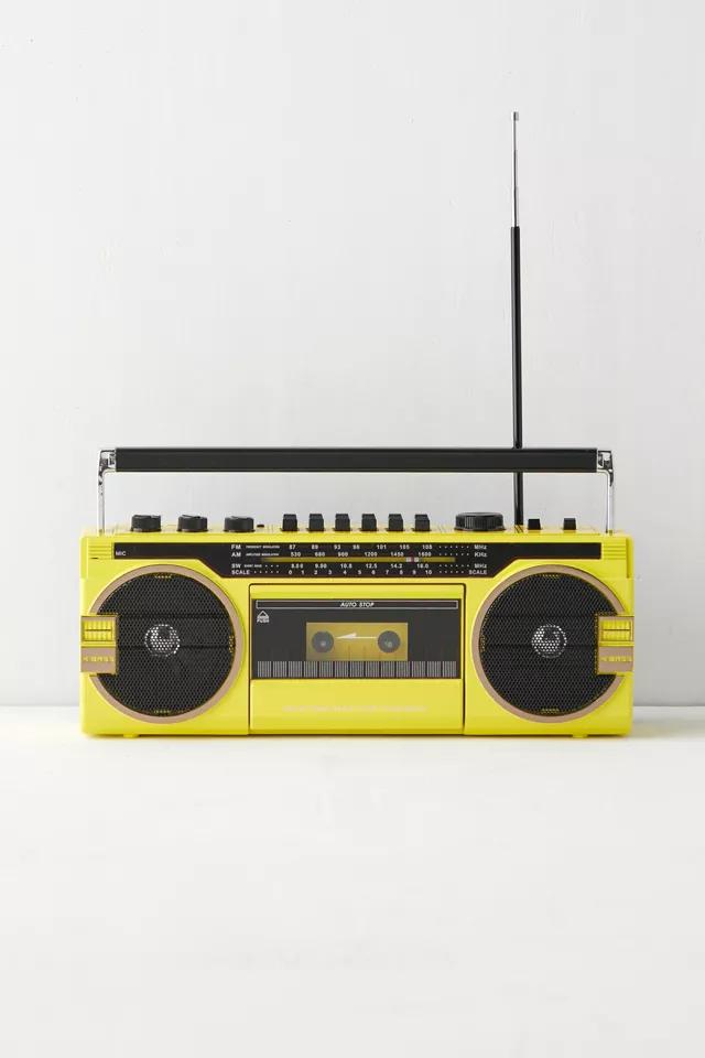 UO Retro Yellow Wireless Boombox Speaker商品第2张图片规格展示