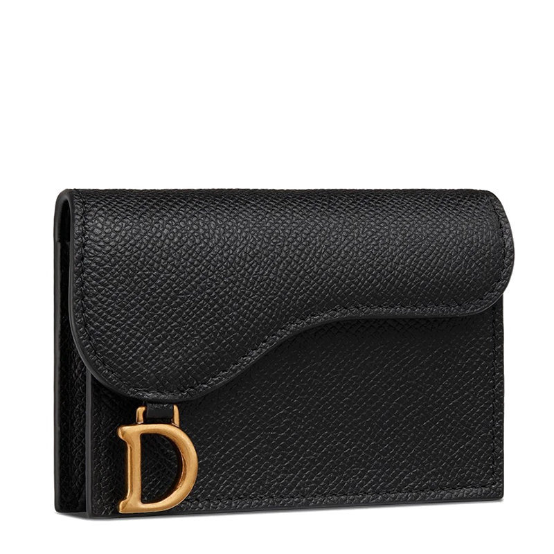 商品Dior|【预售3-7天】迪奥 22春夏新款SADDLE系列 女士黑色粒面牛皮革金扣D字吊饰翻盖卡夹钱包S5611CBAA_M900,价格¥3406,第6张图片详细描述
