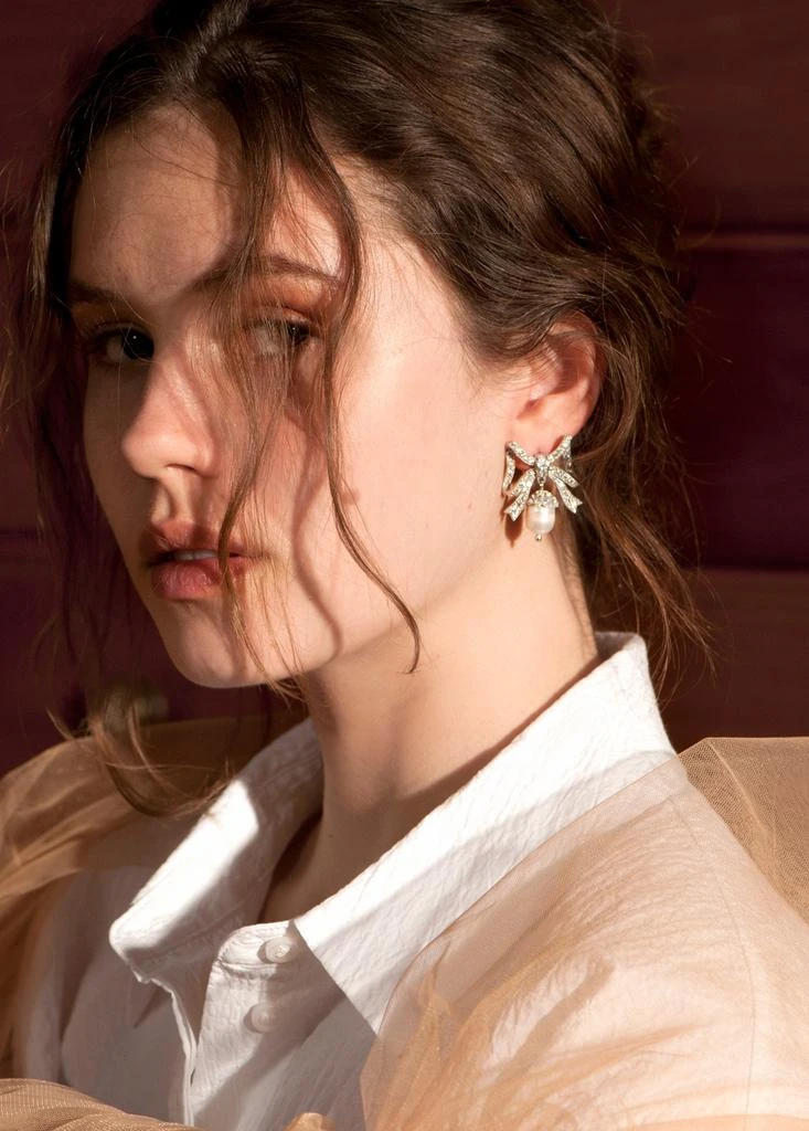 商品APPLES & FIGS|Silver tone marquise pearl earrings,价格¥3311,第2张图片详细描述
